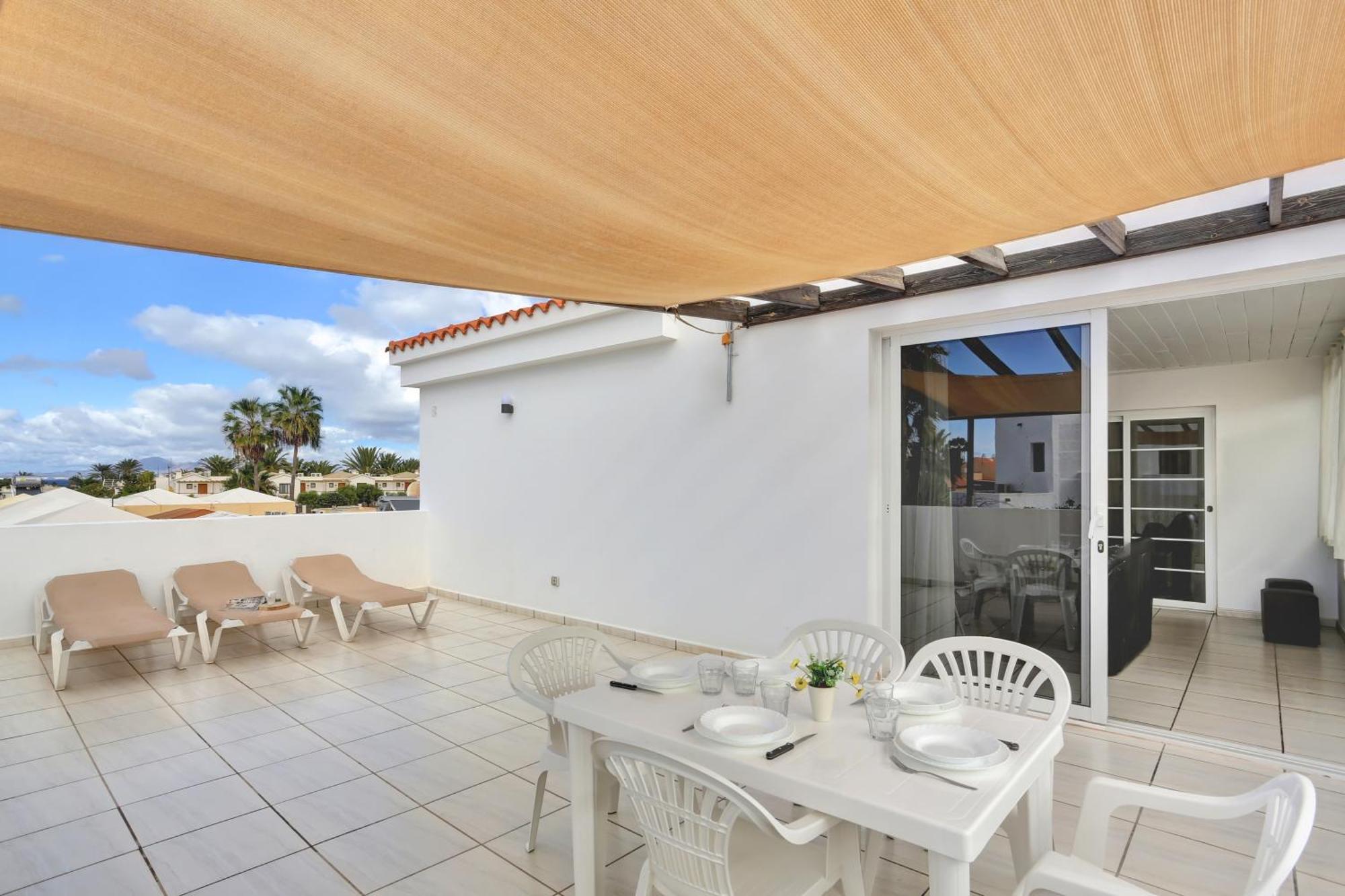 Residencia Lena Apartment คอร์ราเลโฮ ภายนอก รูปภาพ