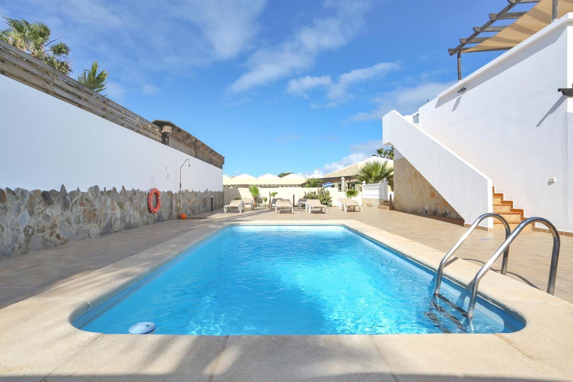 Residencia Lena Apartment คอร์ราเลโฮ ภายนอก รูปภาพ