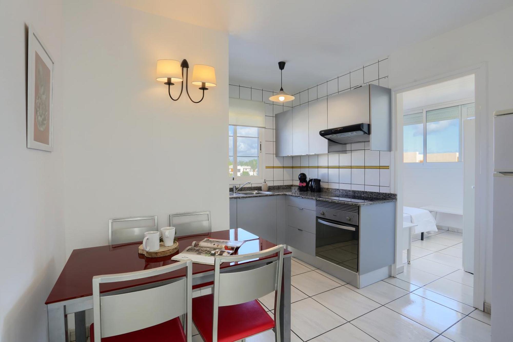 Residencia Lena Apartment คอร์ราเลโฮ ภายนอก รูปภาพ