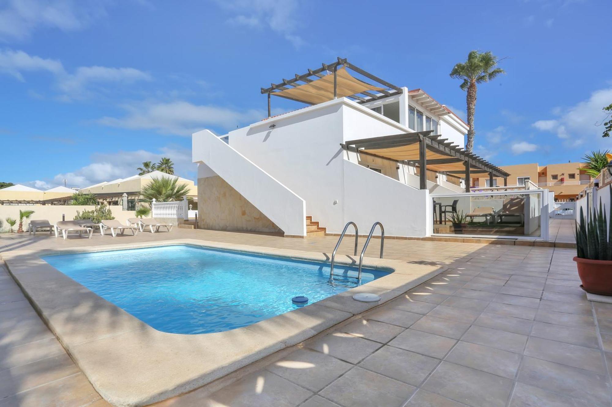 Residencia Lena Apartment คอร์ราเลโฮ ภายนอก รูปภาพ
