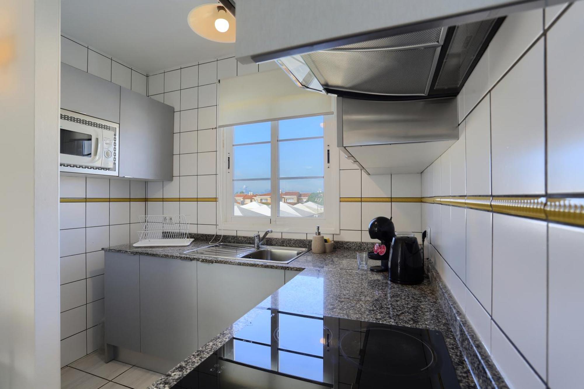 Residencia Lena Apartment คอร์ราเลโฮ ภายนอก รูปภาพ
