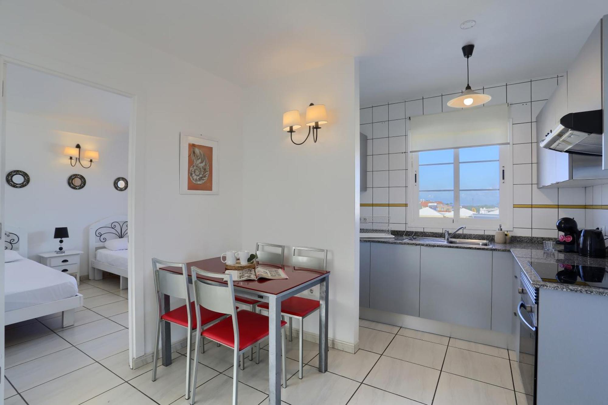 Residencia Lena Apartment คอร์ราเลโฮ ภายนอก รูปภาพ