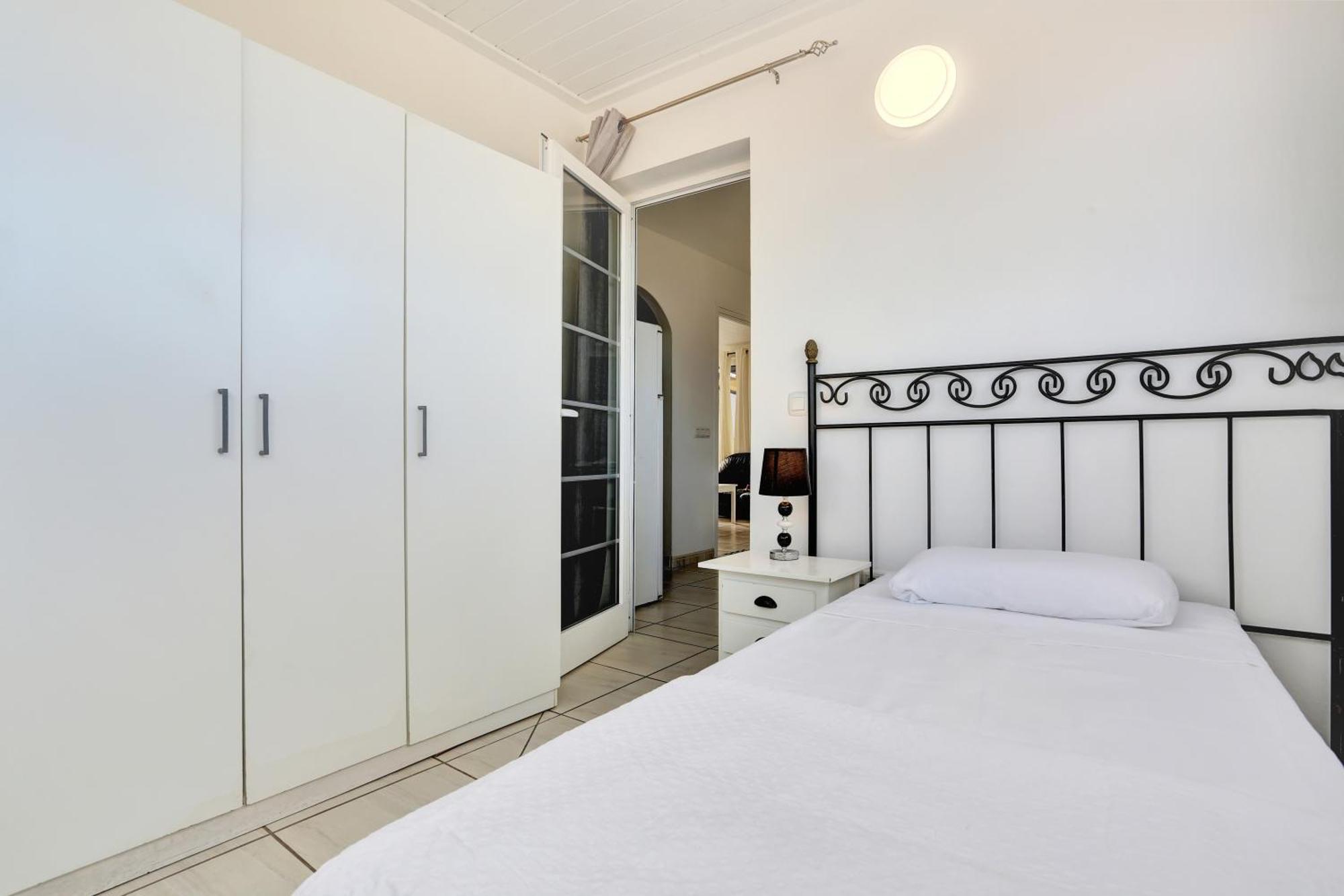 Residencia Lena Apartment คอร์ราเลโฮ ภายนอก รูปภาพ