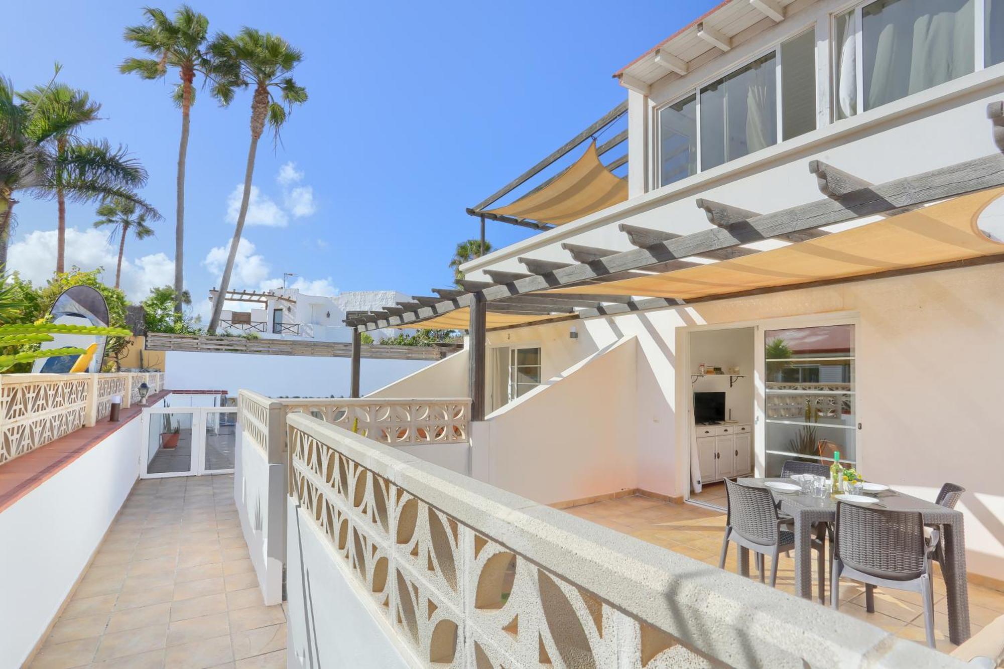 Residencia Lena Apartment คอร์ราเลโฮ ภายนอก รูปภาพ