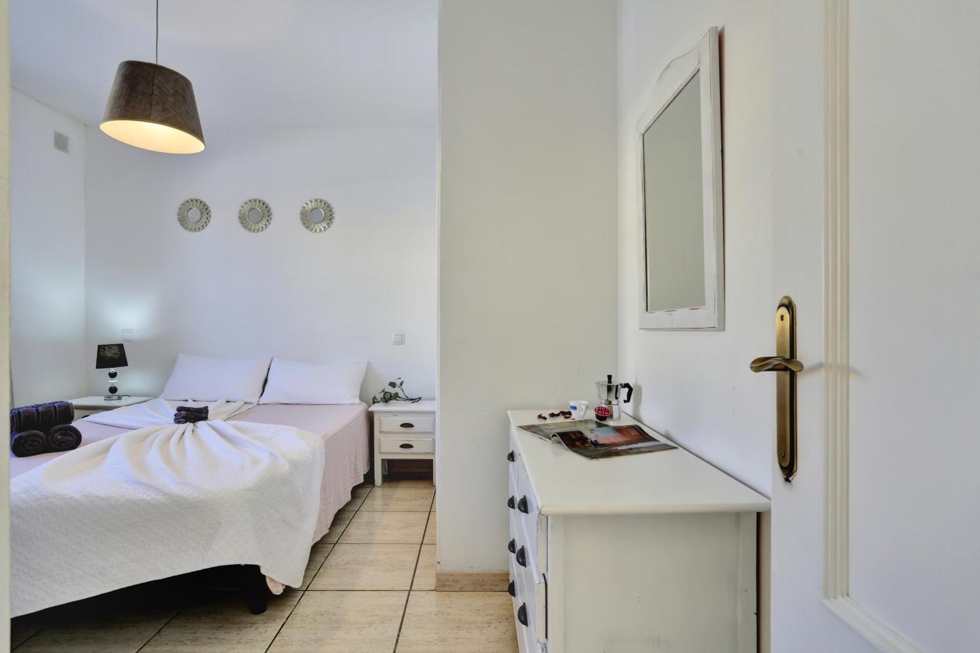 Residencia Lena Apartment คอร์ราเลโฮ ภายนอก รูปภาพ