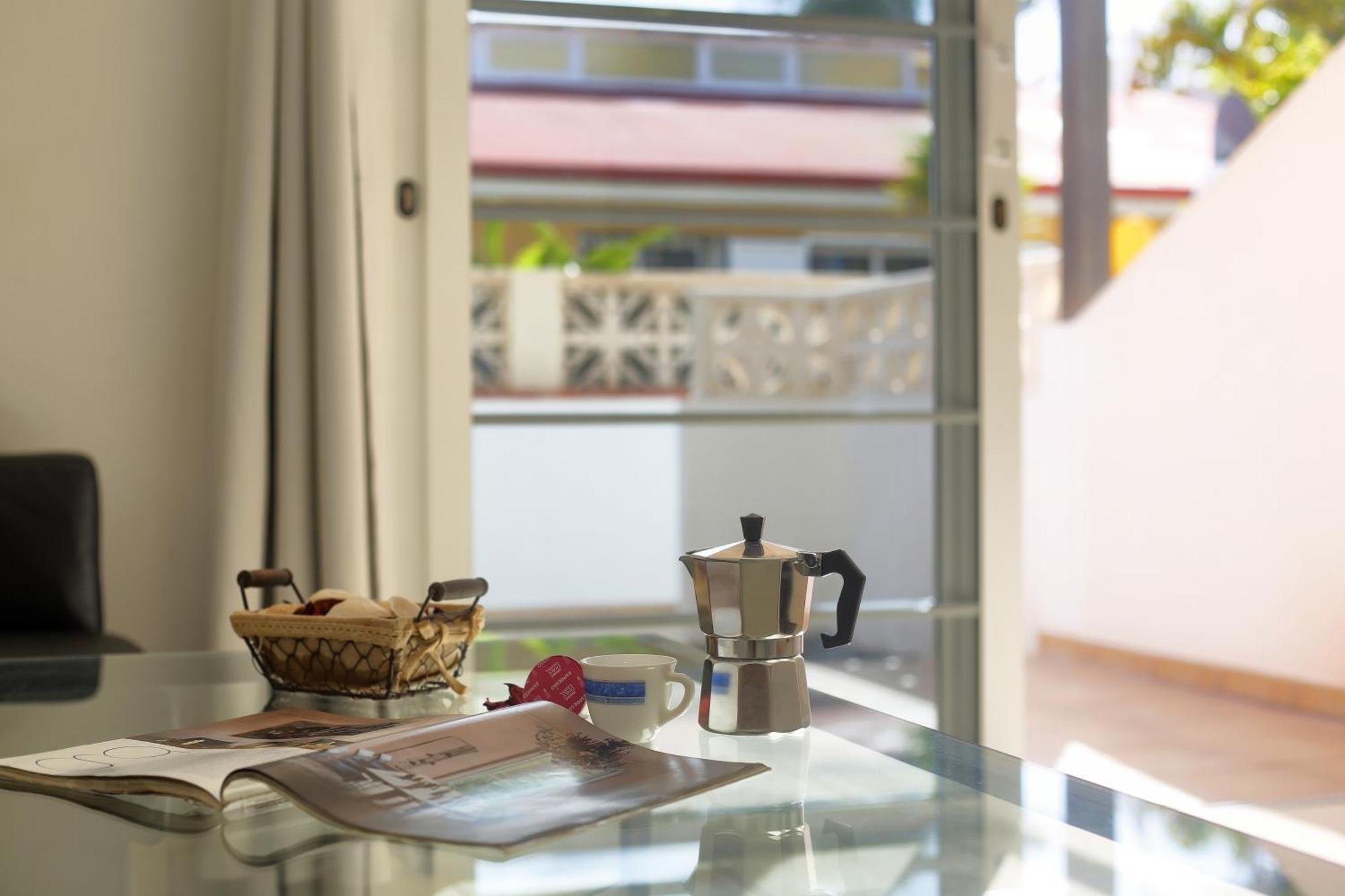 Residencia Lena Apartment คอร์ราเลโฮ ภายนอก รูปภาพ