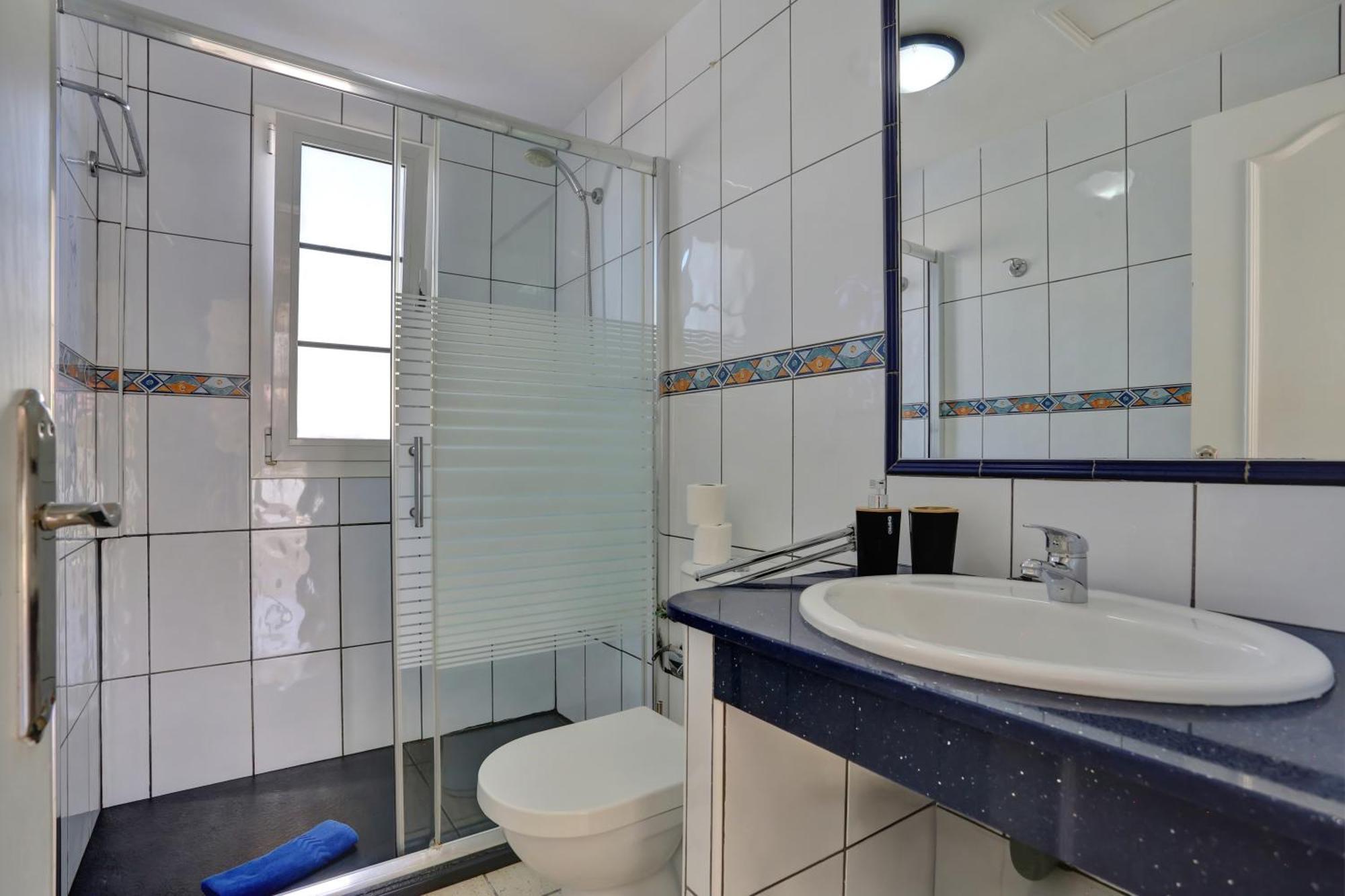 Residencia Lena Apartment คอร์ราเลโฮ ภายนอก รูปภาพ