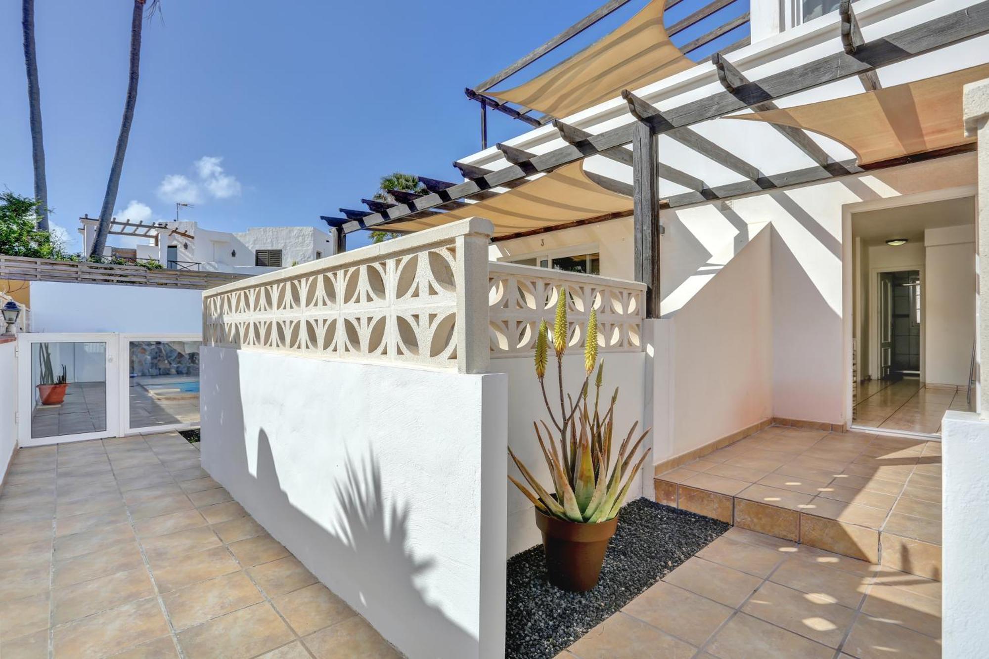 Residencia Lena Apartment คอร์ราเลโฮ ภายนอก รูปภาพ