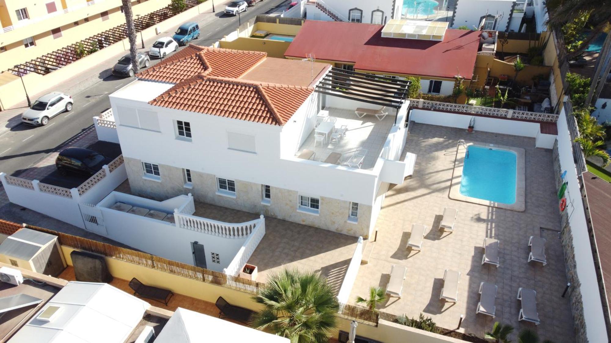 Residencia Lena Apartment คอร์ราเลโฮ ภายนอก รูปภาพ