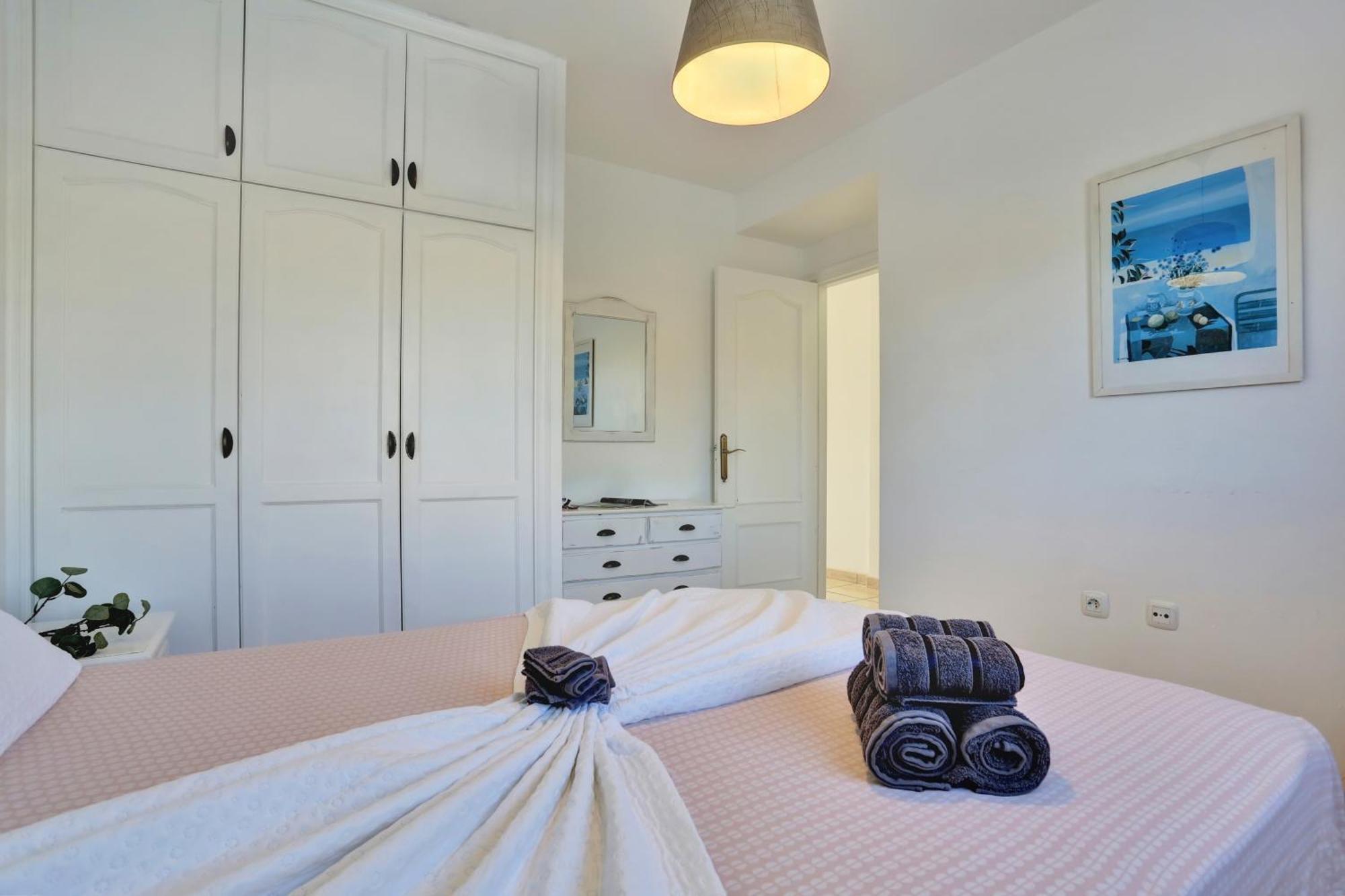 Residencia Lena Apartment คอร์ราเลโฮ ภายนอก รูปภาพ