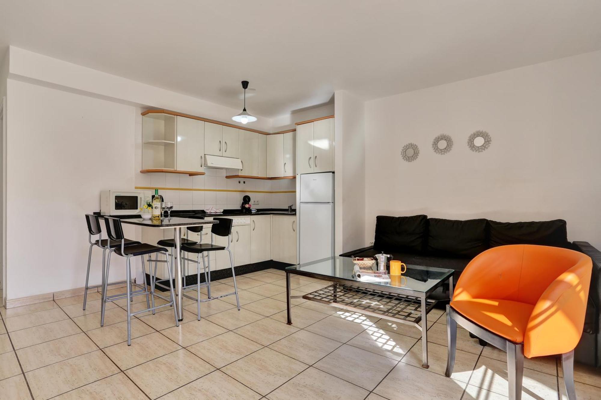 Residencia Lena Apartment คอร์ราเลโฮ ภายนอก รูปภาพ